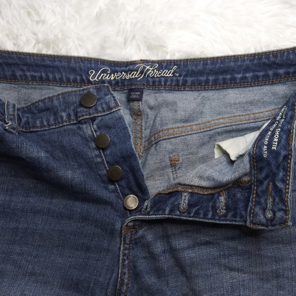 Universal high rise shorts - Picture 2 of 4